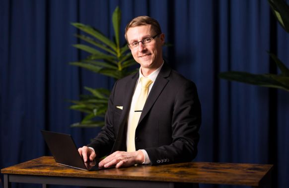 Professioneller Moderator und Redner für Events